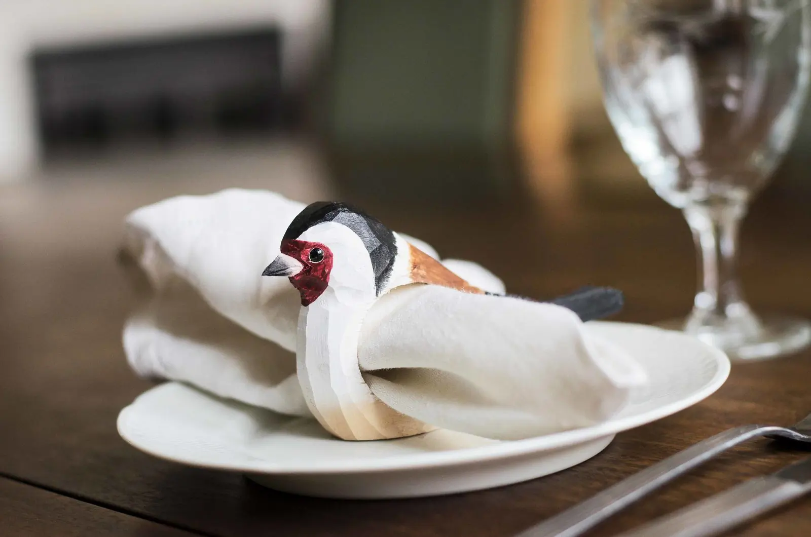 Goldfinch (napkin ring)